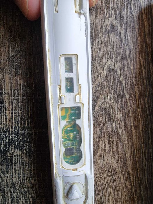 Ультразвукові зубні щітки (на запчастини, все працює)