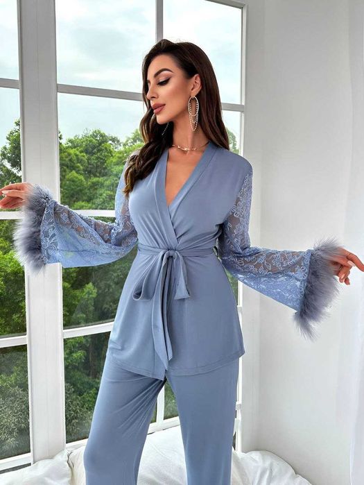 Стильний домашній костюм з мереживом. Дуже гарний
Поліестер+ віскоза.