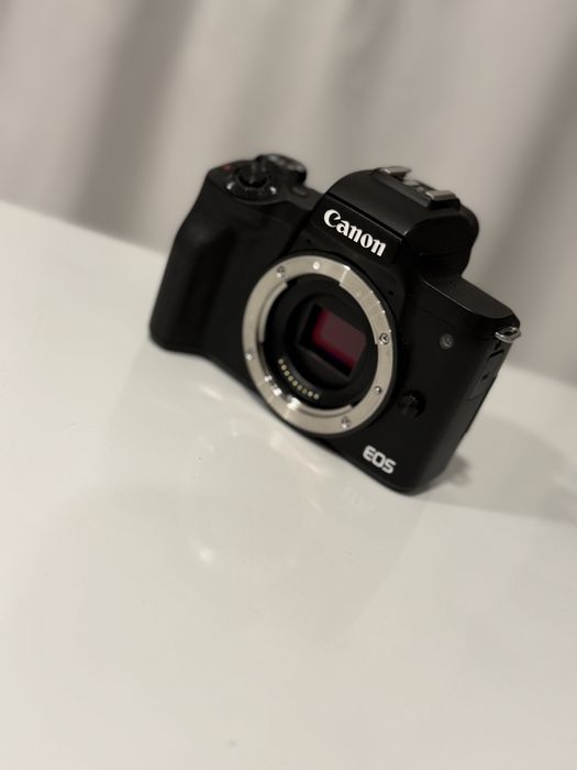 Canon m50 como nova