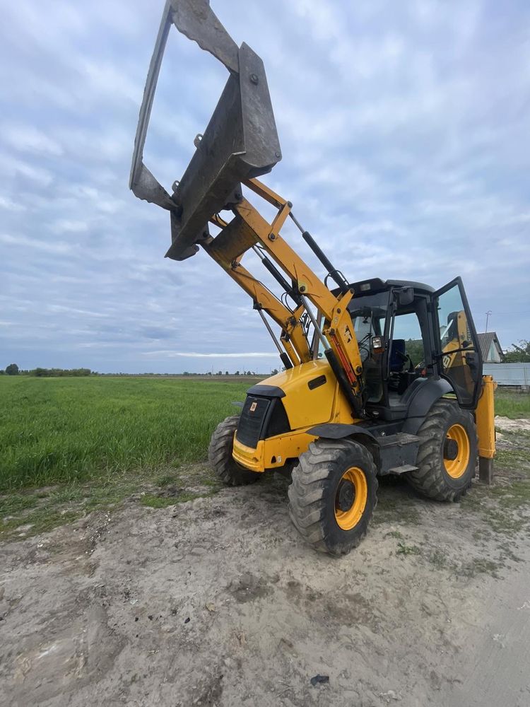 Jcb 3 x 2010 року