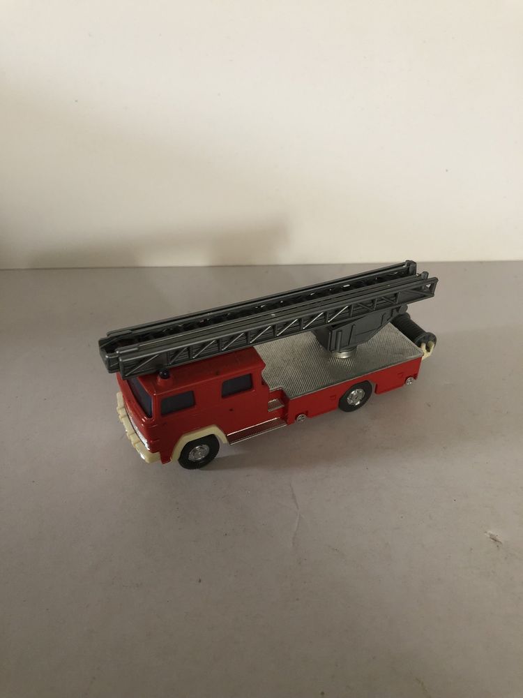 Miniatura dos bombeiros magirus wiking