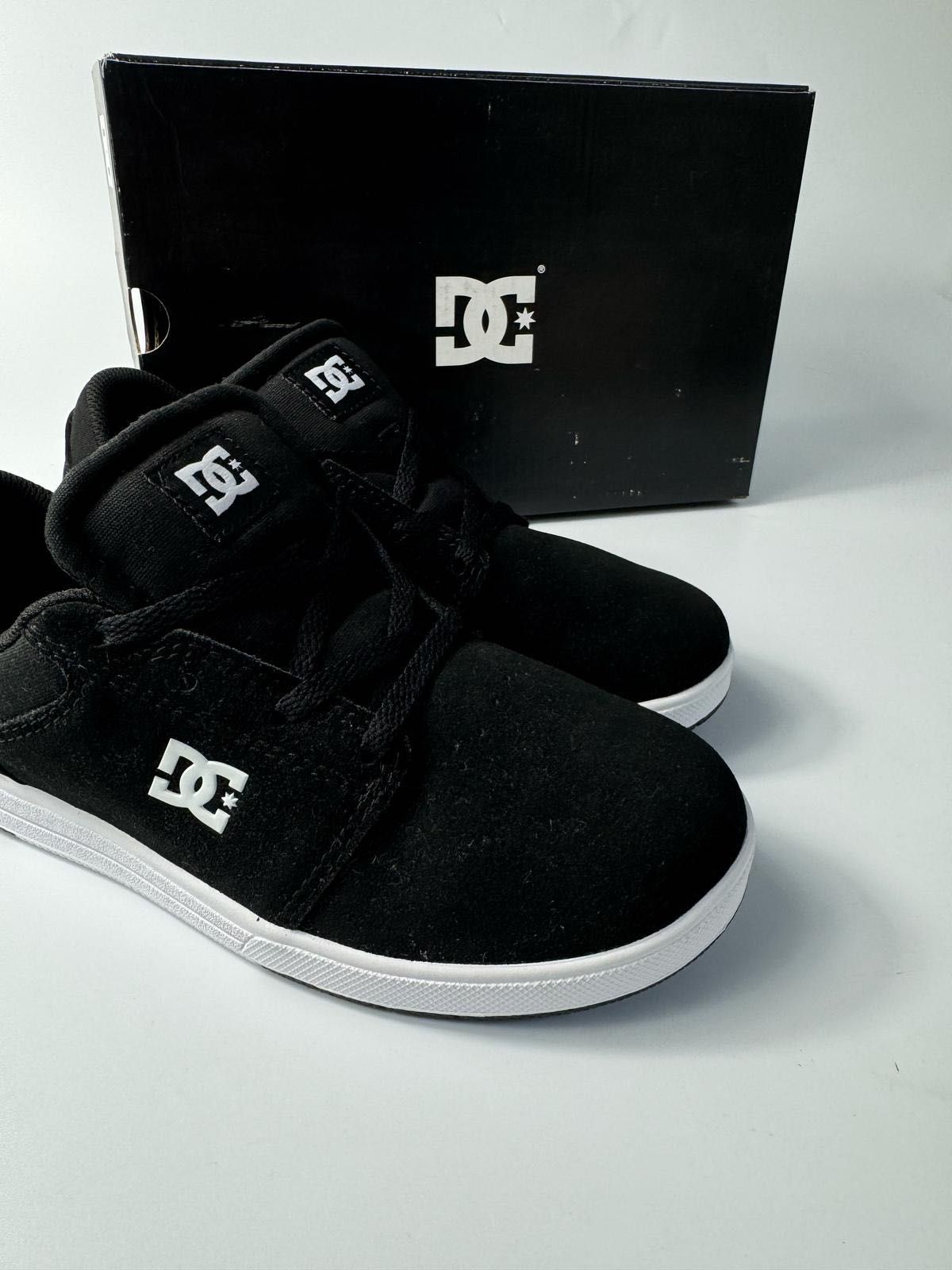 Nowe sneakersy unisex DC CRISIS 2 czarne 36,5
