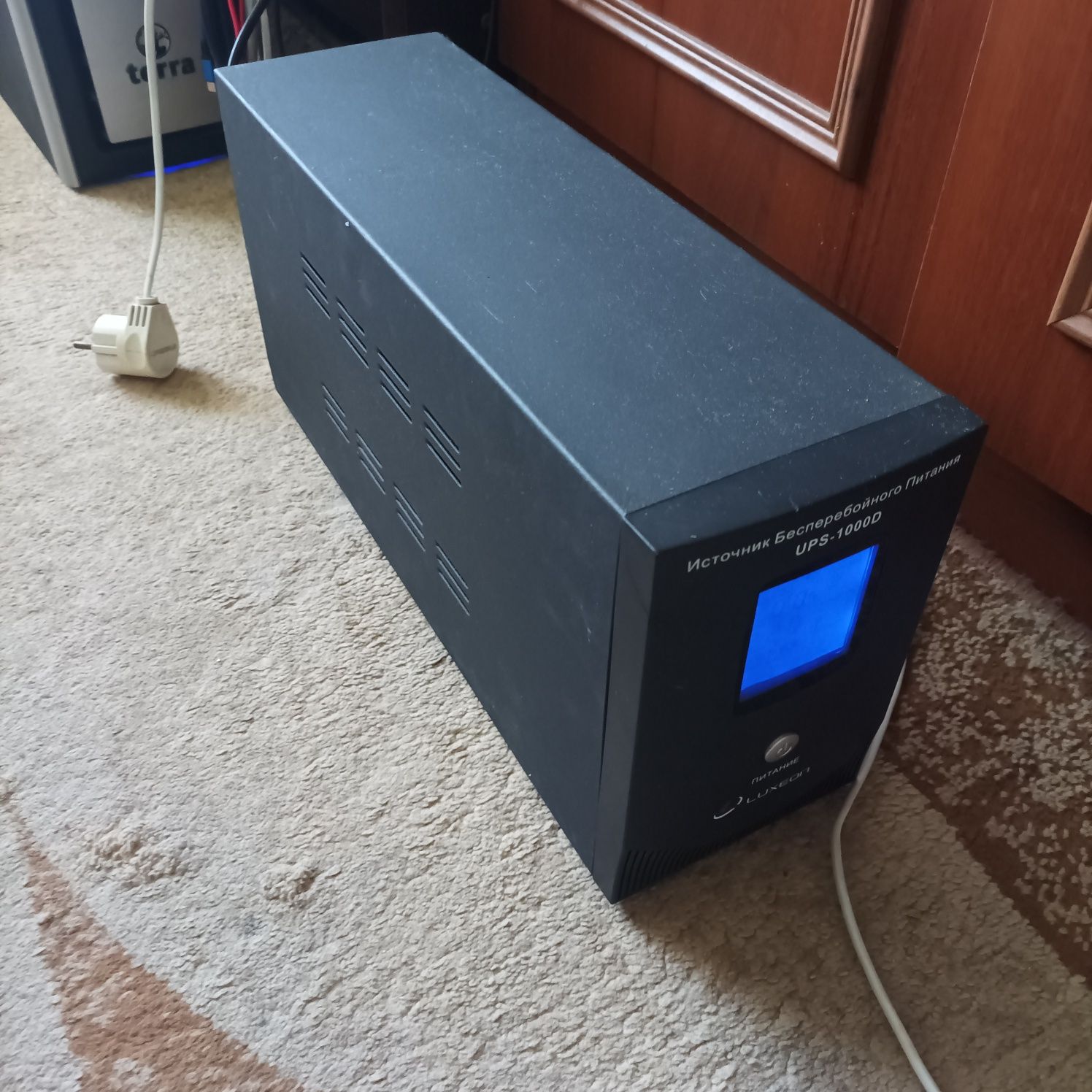 Продам ДБЖ Luxeon 1000D