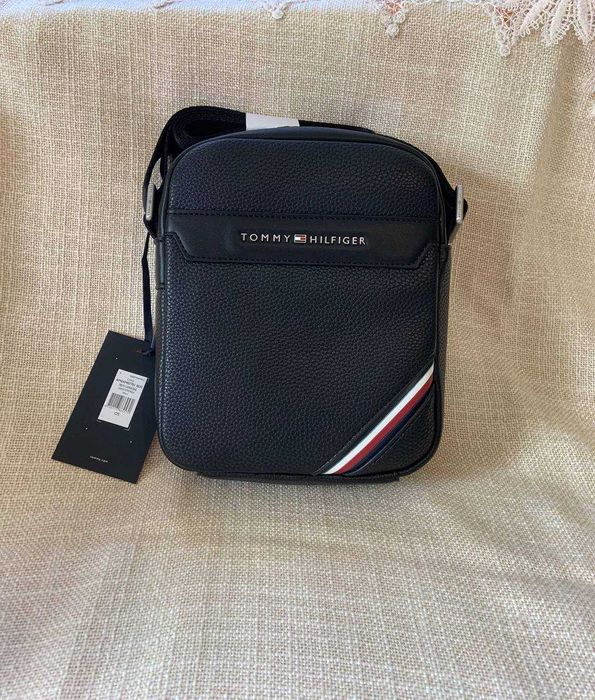 Сумка чоловіча Tommy Hilfiger розмір 21*17*6,5 см