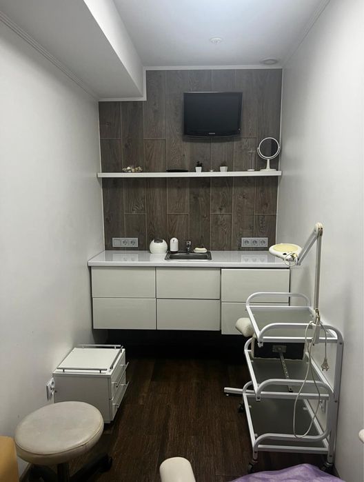 Оренда приміщення в с. Зимна Вода