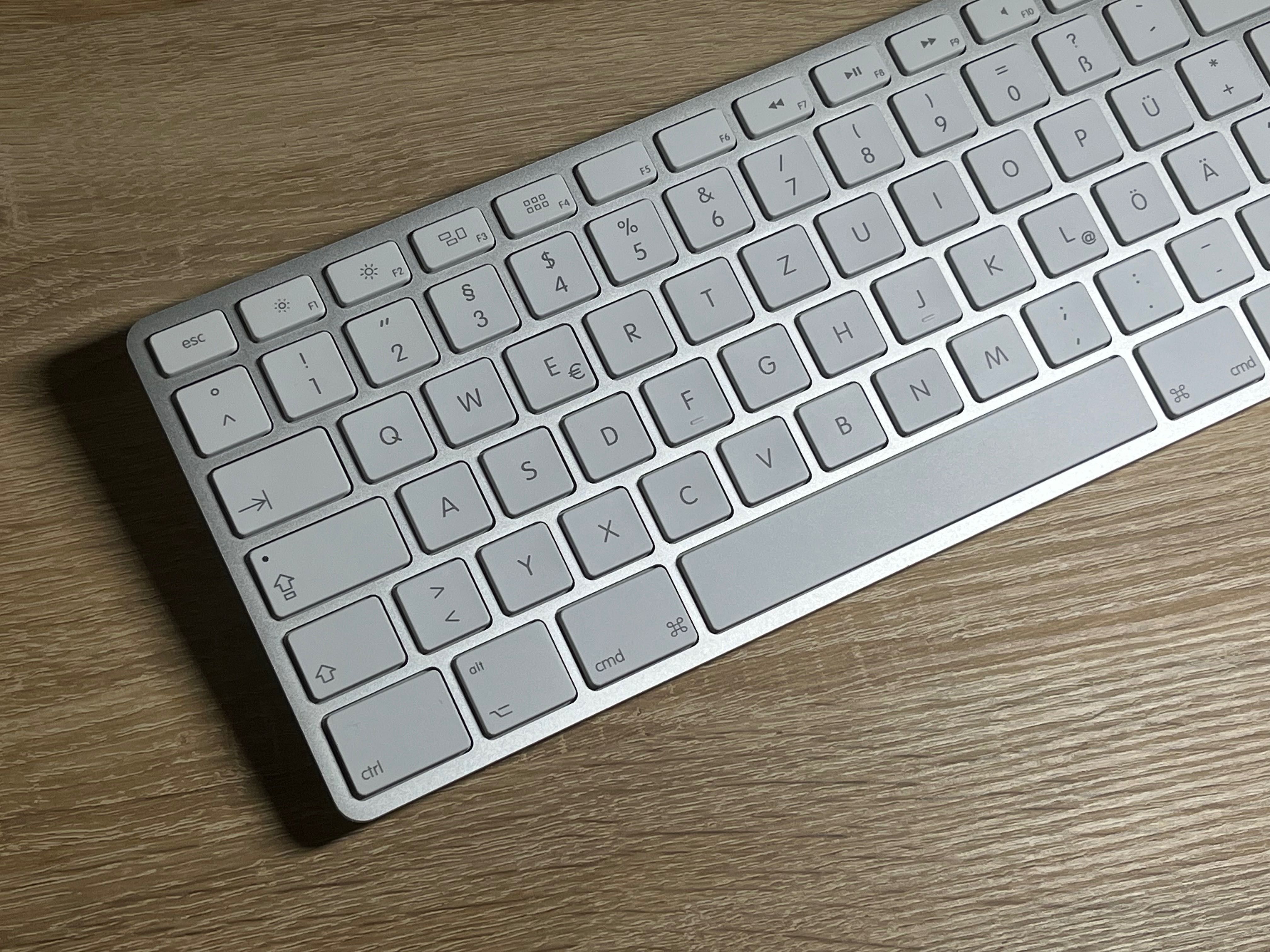 Клавіатура Apple Leyboard