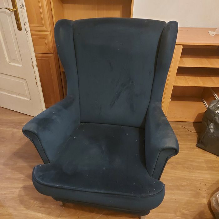 Fotel uszak granatowy używany