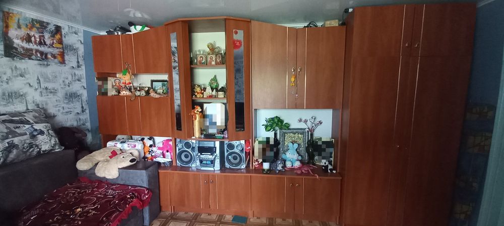 Стінка у вітальню