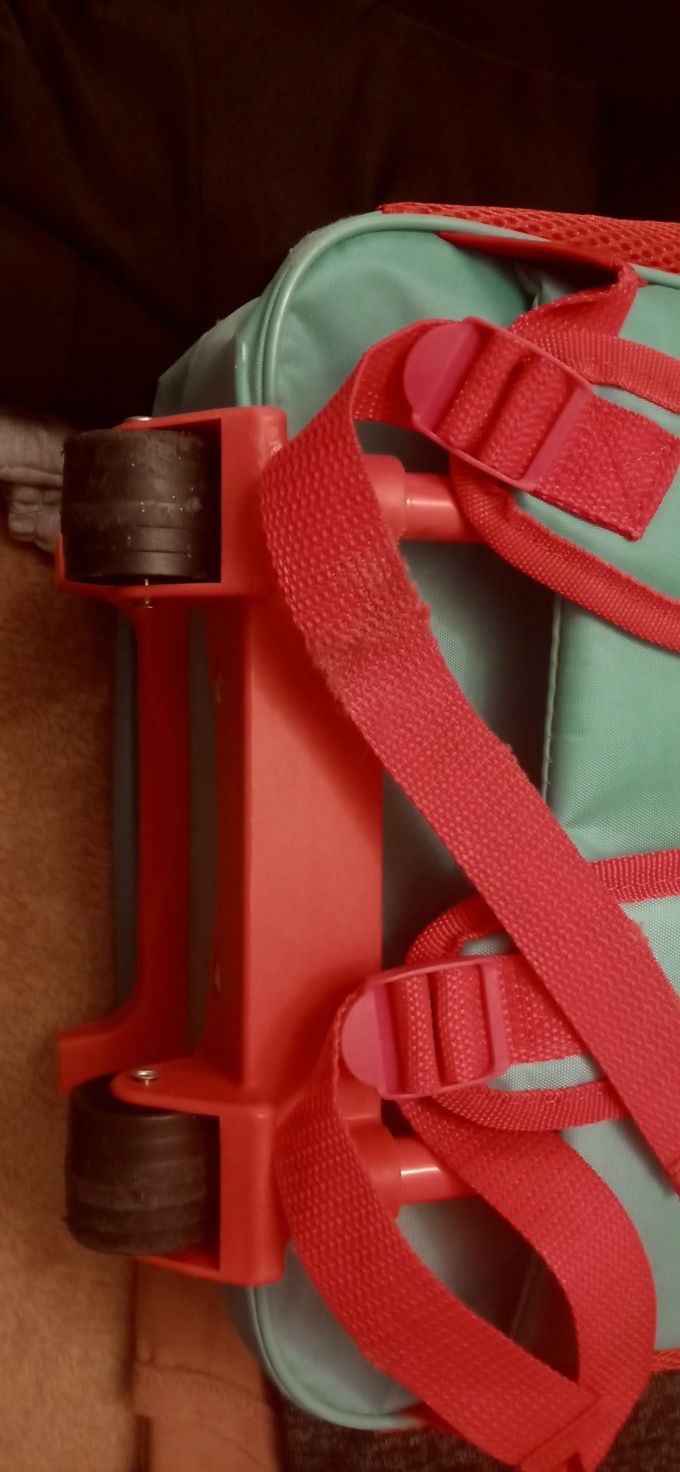 Plecak - walizka na kółkach motyw Koń, różowo zielony