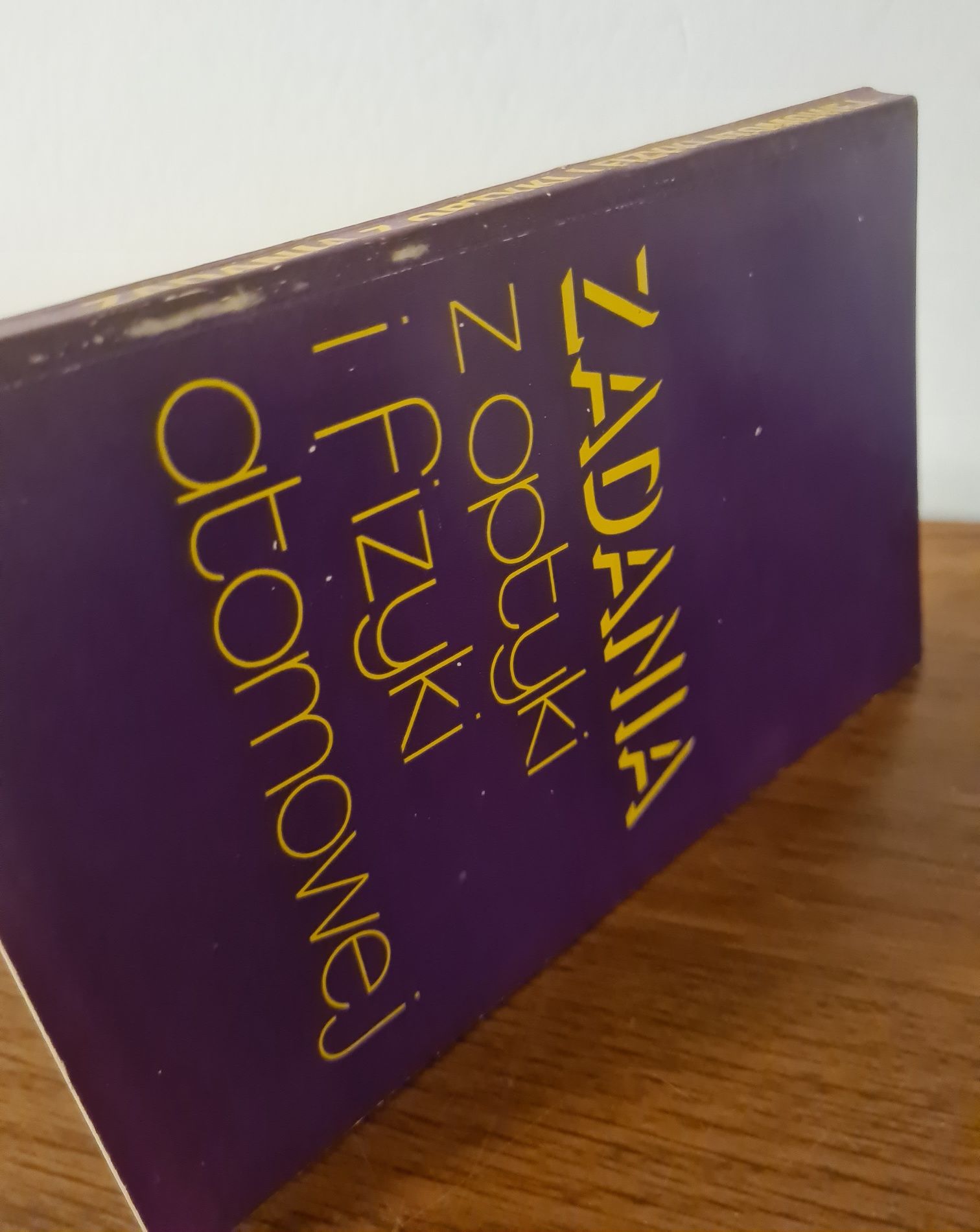 Zadania z optyki i fizyki atomowej - Książka
