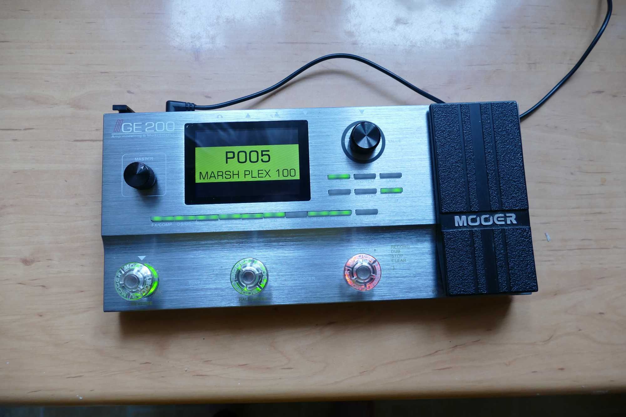 MOOER GE 200 multiefekt gitarowy +Mooer pedal bag.