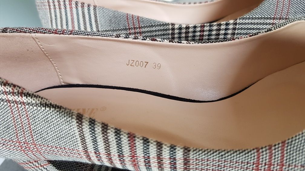 Buty damskie, czułenka w kratkę ,,Burberry,, 39 38 Tk maxx