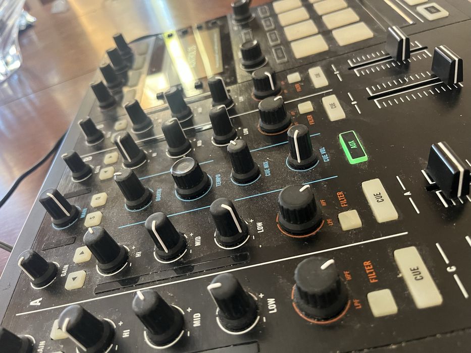Controladora Traktor S5