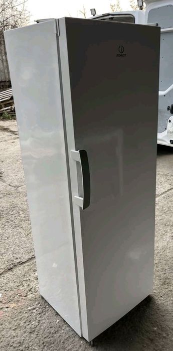 Мооозильная камера IndesitDFZ5175