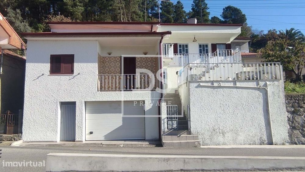 Moradia para Venda – Perfeita para Residência Permanente ou Refúgio de