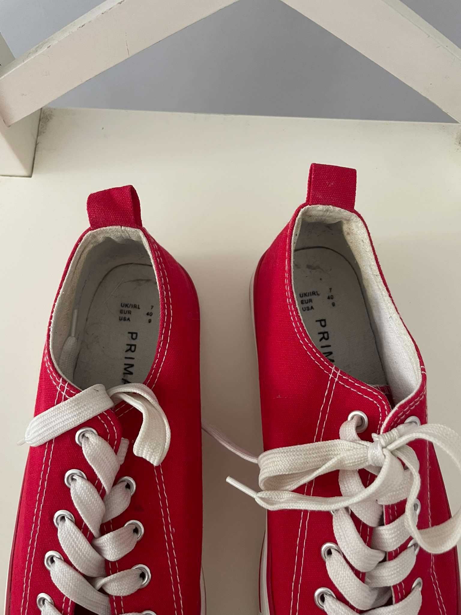 Czerwone trampki, Primark r. 40