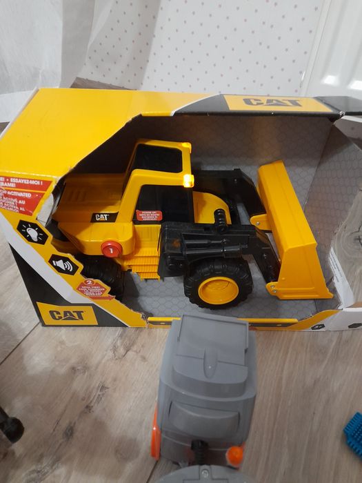 Іграшки фірмові одним лотом