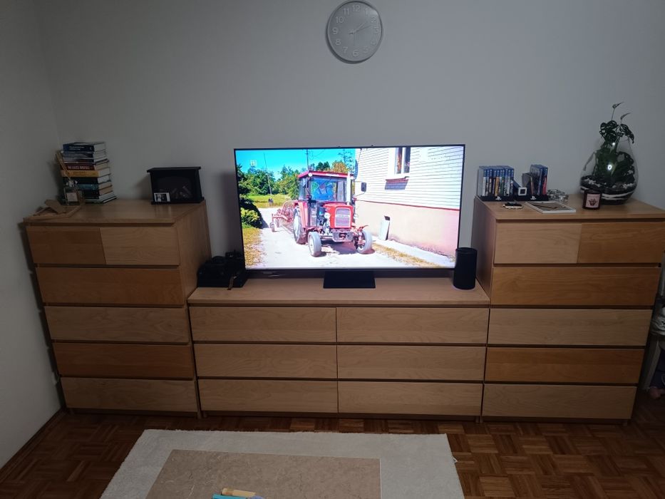 Zestaw pięknych praktycznych komód do salonu sypialni