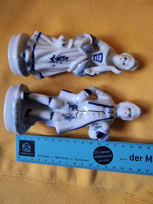 Парочка порцелянових фігур