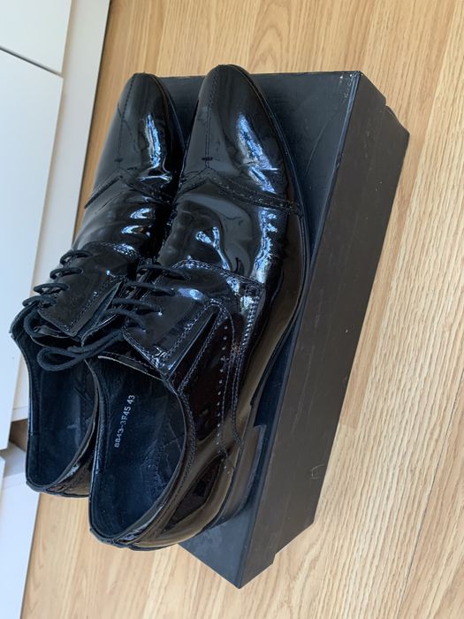 Кожаные брендовые туфли