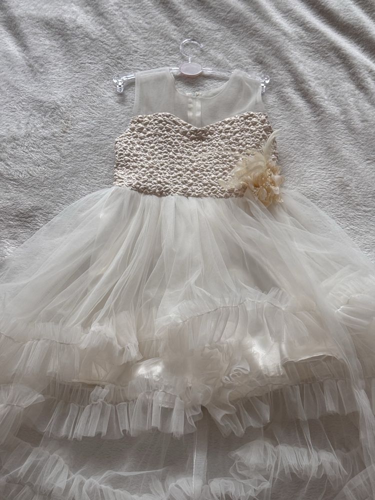 Elegancka sukienka  dla dziewczynki