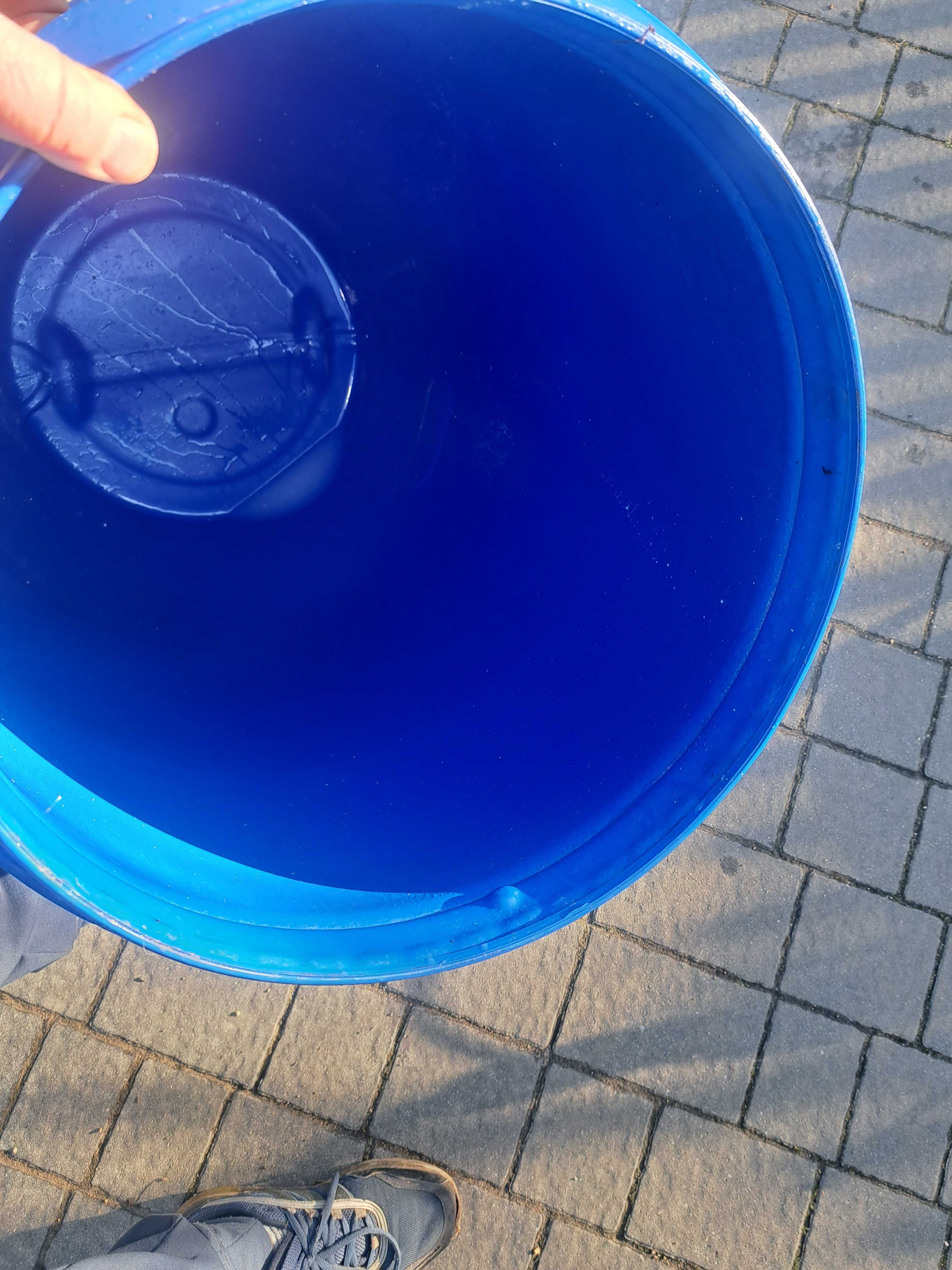 Beczka na wode plastikowa 120 L zamykana.