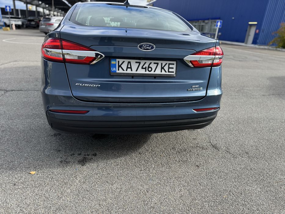 Оренда авто. Автомобіль в оренду. Машина в оренду. Таксі Львів. Гібрид