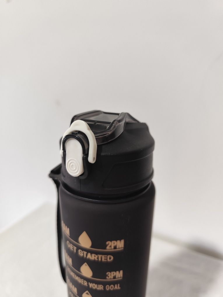 Garrafa Preta Desportiva com Marcações – 750ml [Nova]