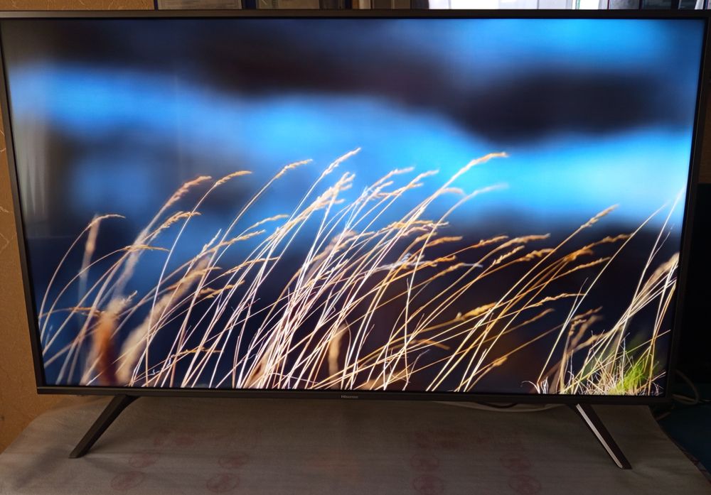 60 дюймів,4 К,смарт телевізор Hisense h60Nec5605
