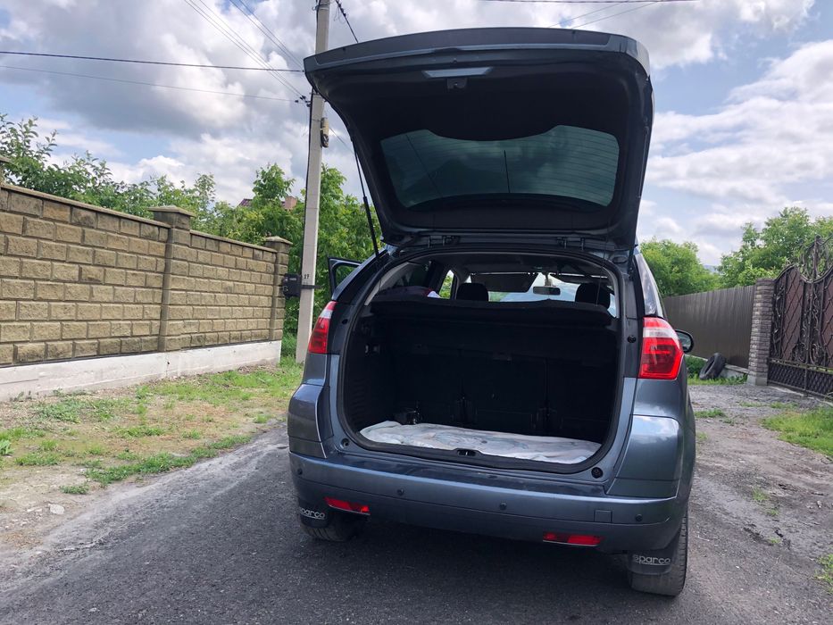 Авто сітроен С4 на ходу