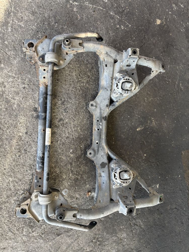 BMW F20 F30 Kołyska wózek sanki przód