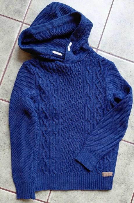 sweter z kapturem chłopięcy r 128