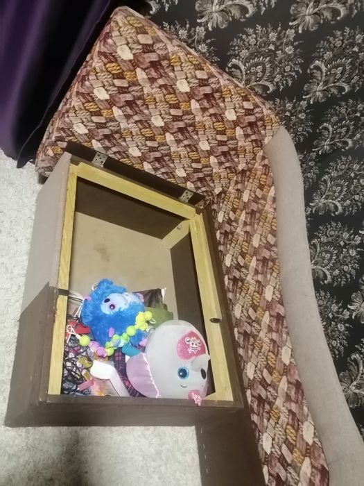 Дитячий диван в гарному стані.