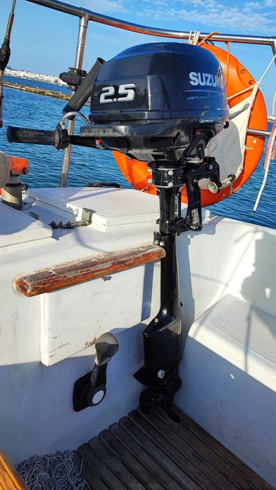 motor suzuky  2,5 hp 4t novo em folha 700 euro