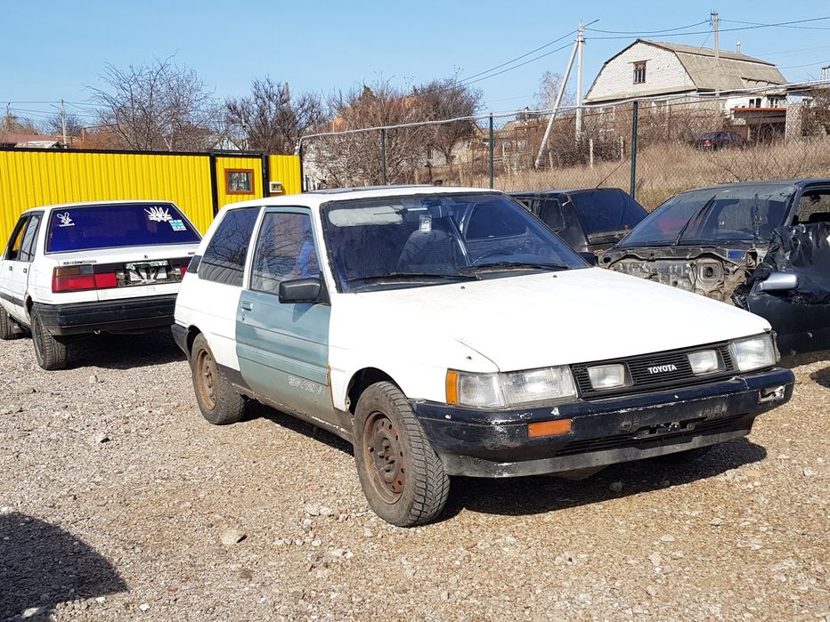 Розбирання Toyota Corolla E80 AE80 AE81 Запчастини Шрот
