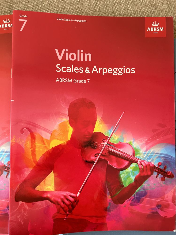 Livros com pautas de Violono para ABRSM em excelente te estado