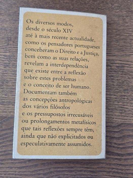 Livros jurídicos / Direito / 1 = 2,5€ / 10 = 20€