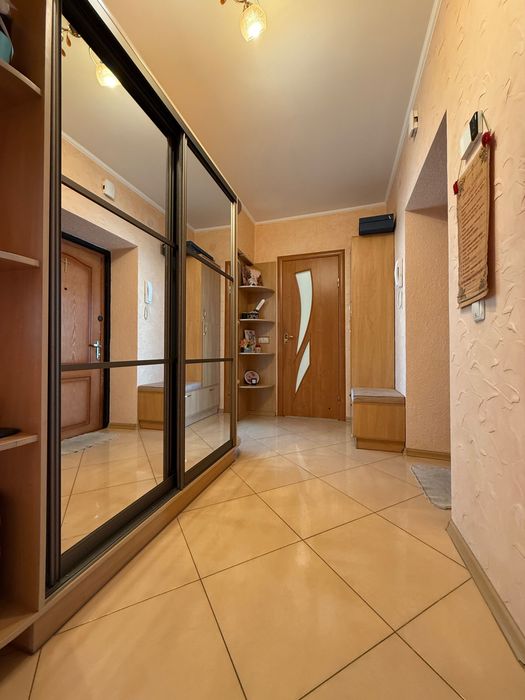 3-кімн. квартира 132м.кв. Будинок 2008р. Вул. О. Басараб.!!