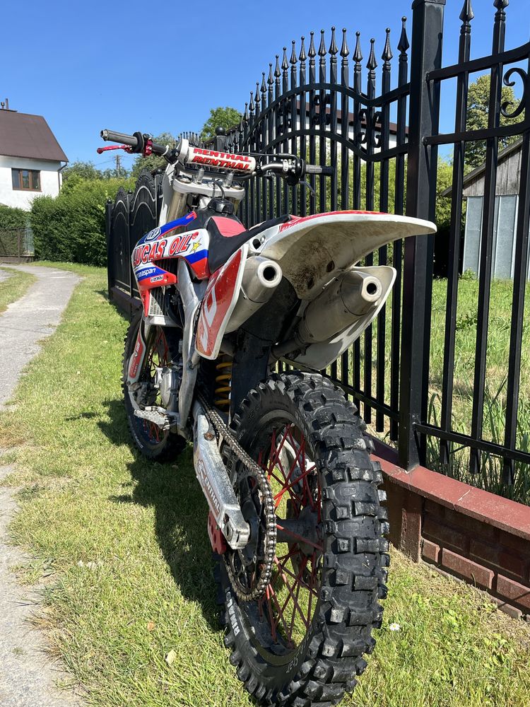 Honda crf 250 r.
