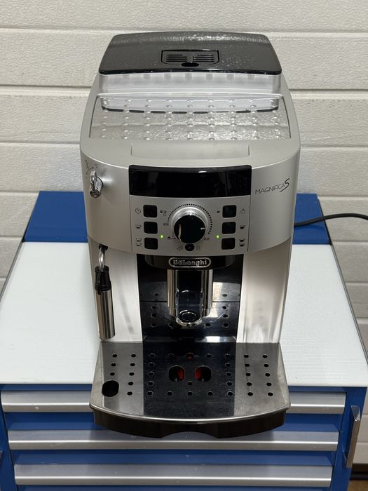Кавомашина Delonghi Macnifica S Делонгі Делонджі