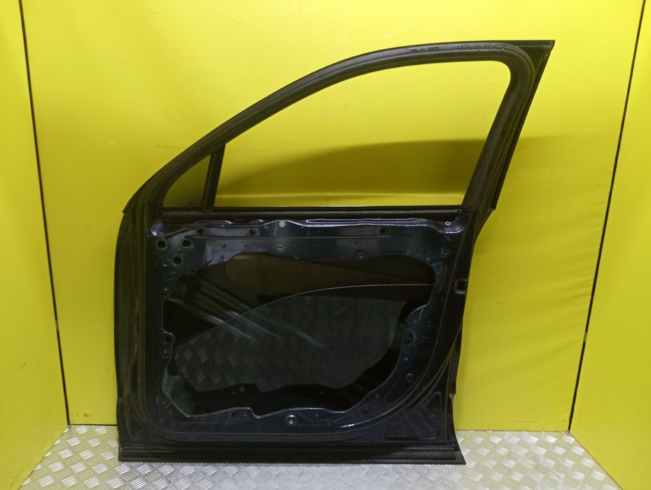 Двері передні праві  7P0831056 Volkswagen Touareg NF Туарег НФ Дверь