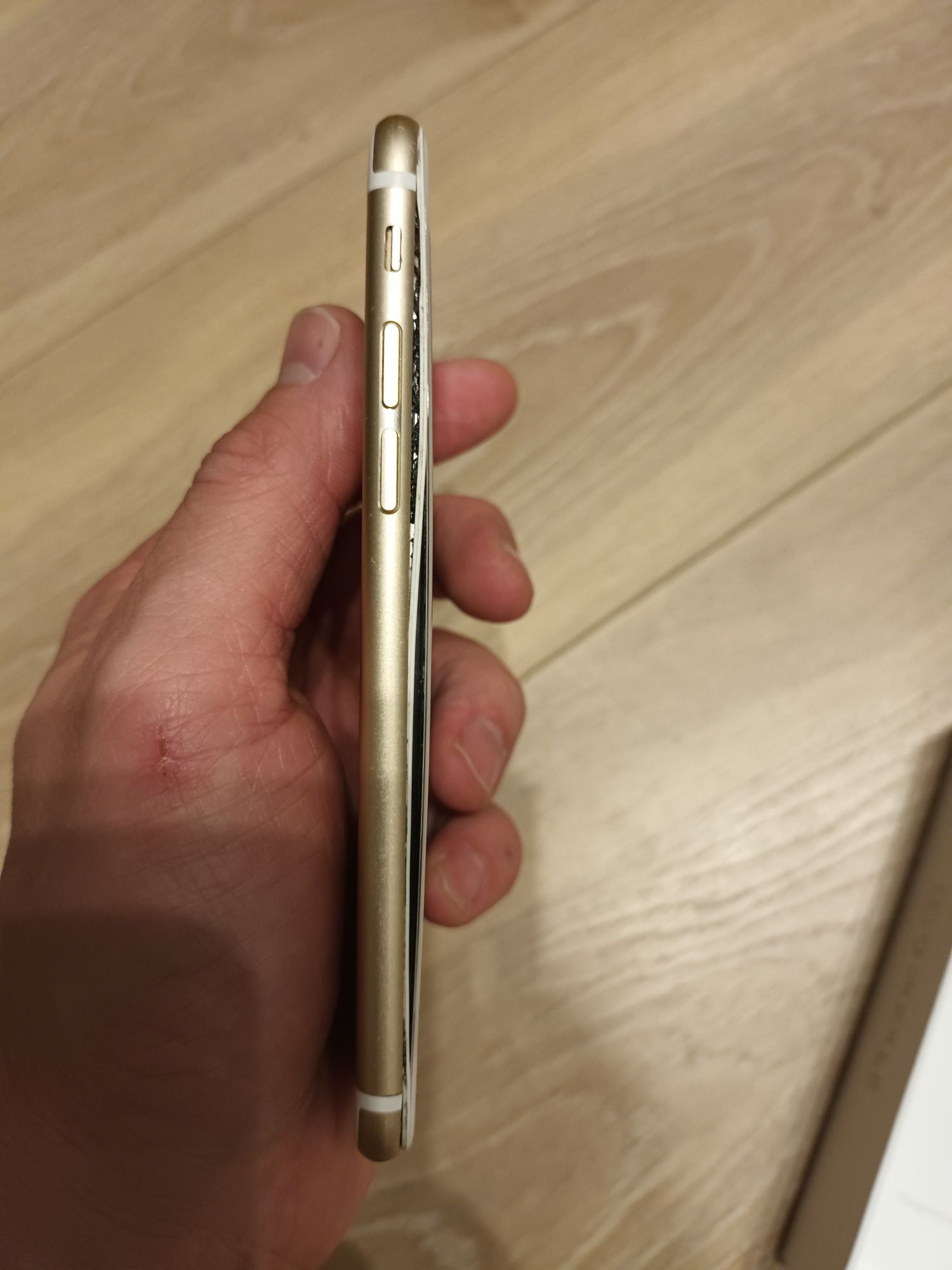 Iphone 6s, Gold 64GB, Uszkodzony