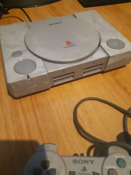 PlayStation 1 + 3 pady