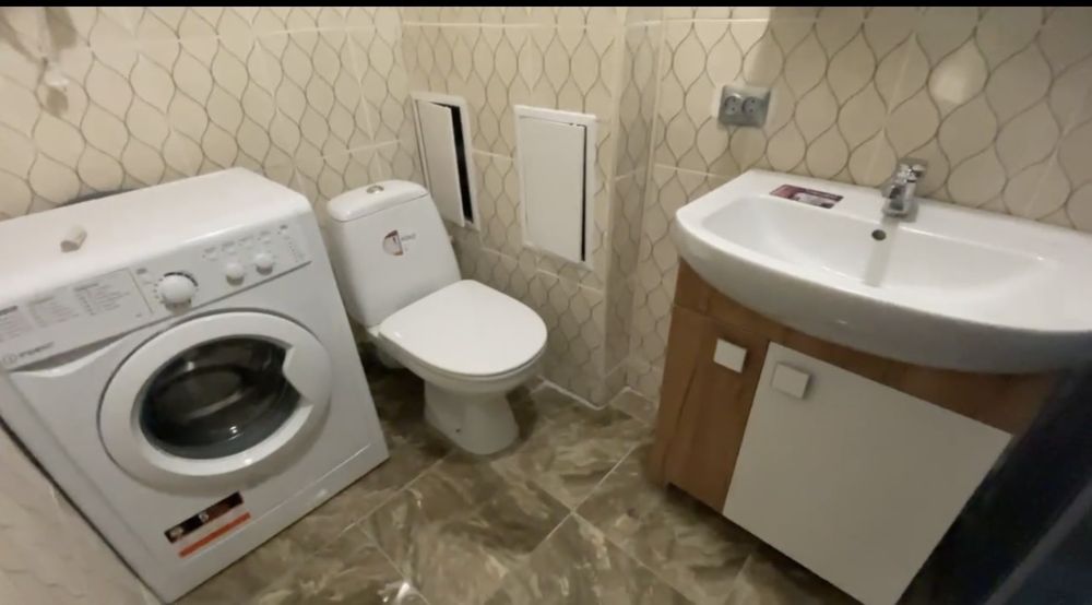 Здаю 2к квартиру біля метро пл.Українських Героїв