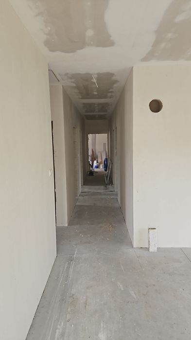 Dom jednorodzinny w zabudowie bliźniaczej.