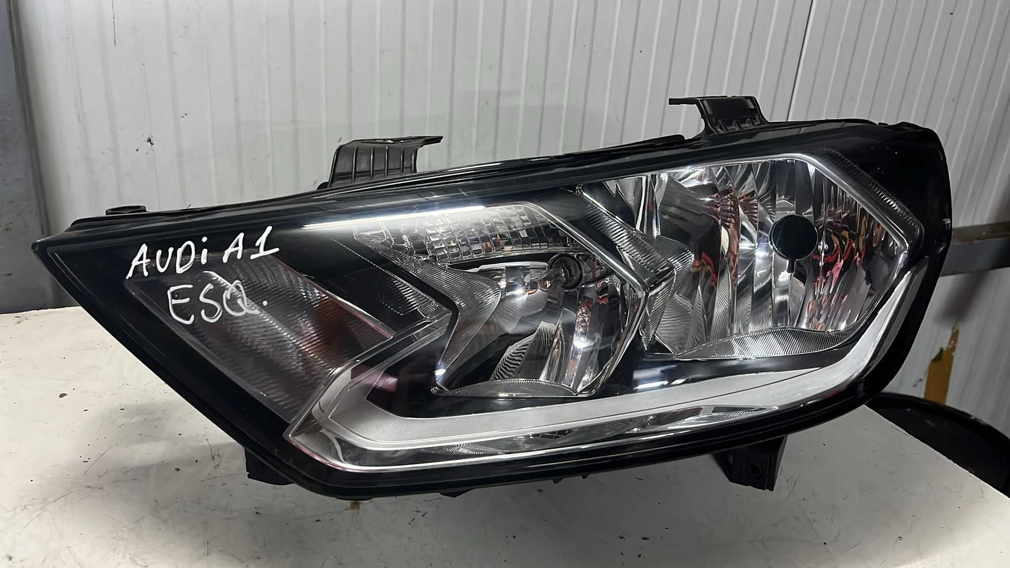 Farol esquerdo AUDI A1 Sportback (GBA) 30 TFSI