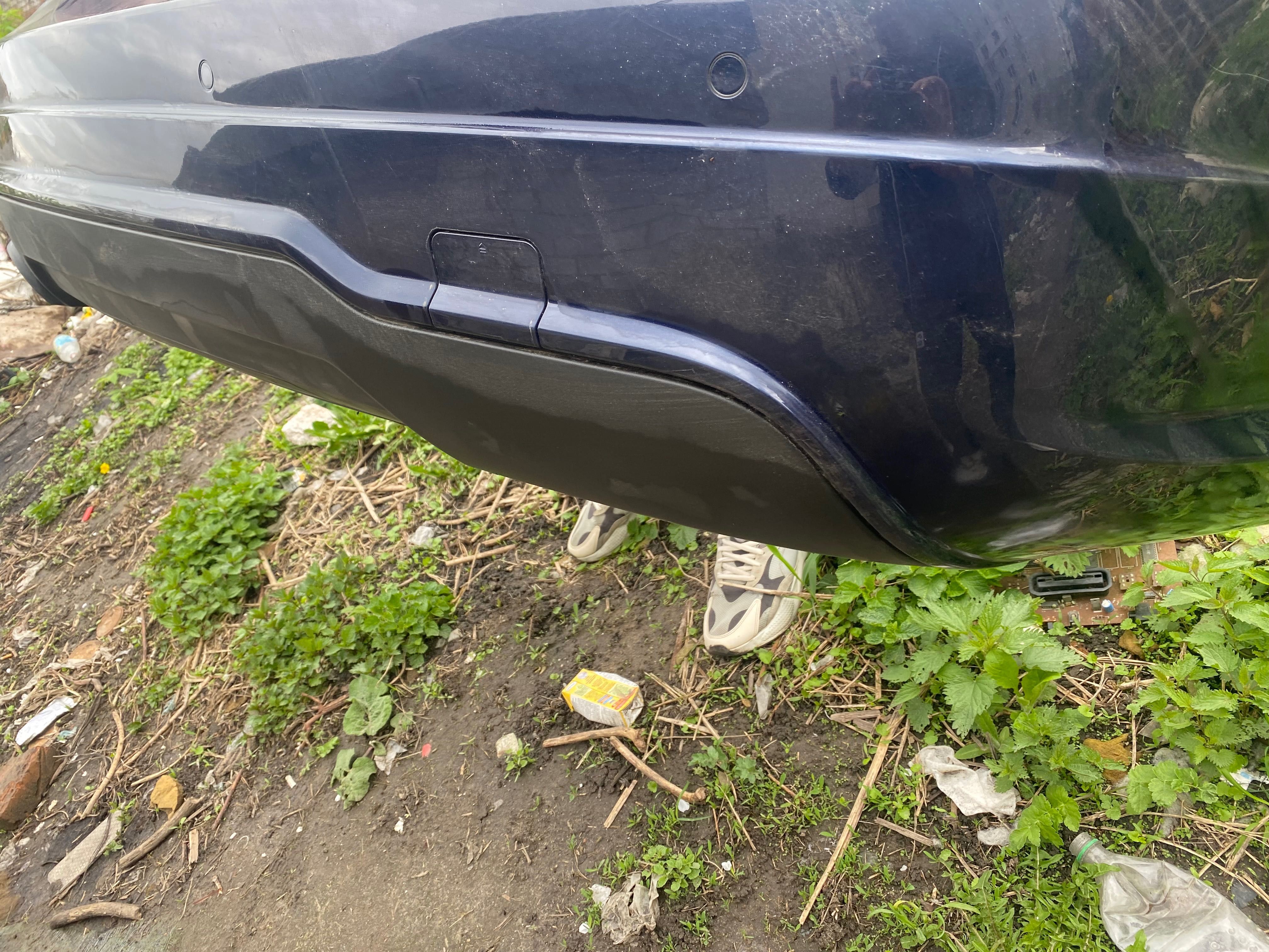 Продам задній бампер AMG на w204