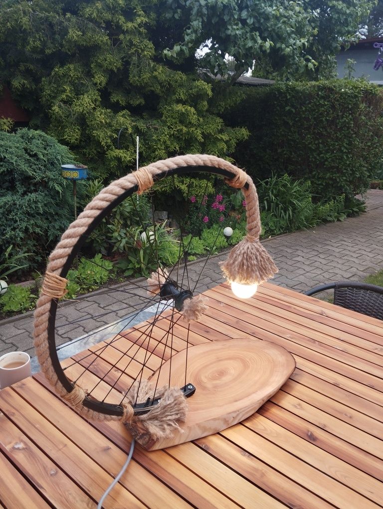 Stylowa lampa w stylu Loft kwietnik