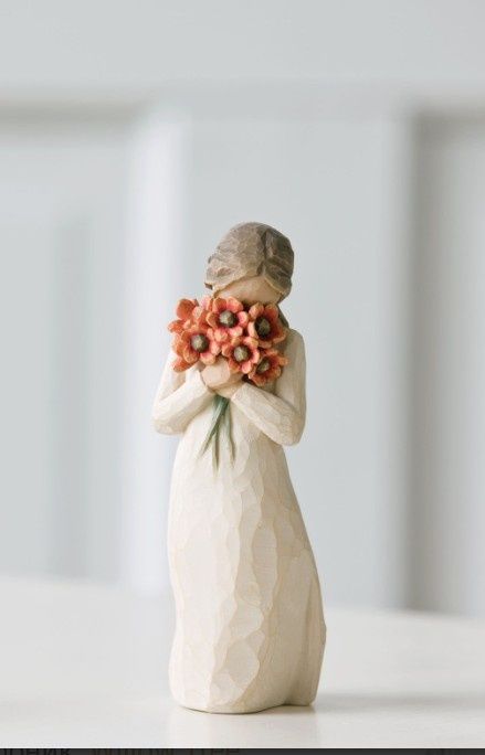 Статуетка "Оточений коханням"