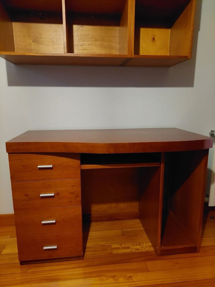 Conjunto Secretária + Estantes + Cadeira